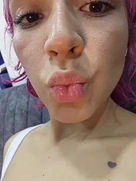 Kitty_San_xXx webcam