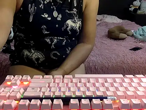 mommy-milf - Mommy-Milf's free webcam - UK Sex Cams