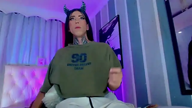 Julia_Bulette1 webcam