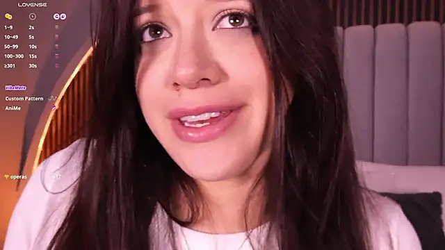 emperatriz_reyes's Stripchat show and profile