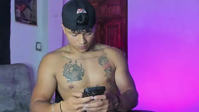 Dominic_Biker__ live sex cam