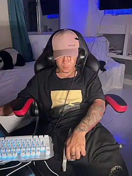 AngelLatinBoy webcam