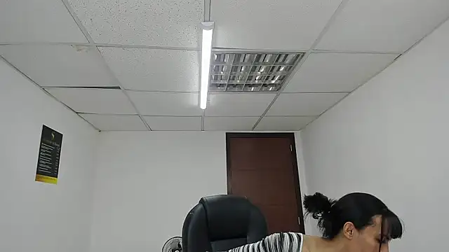 Aisha_hotts777 webcam