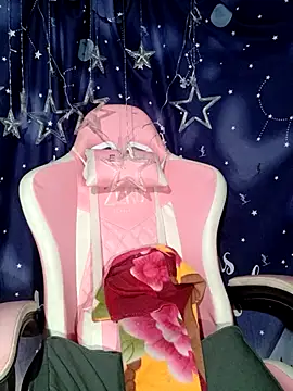 __Mai-love19__ webcam