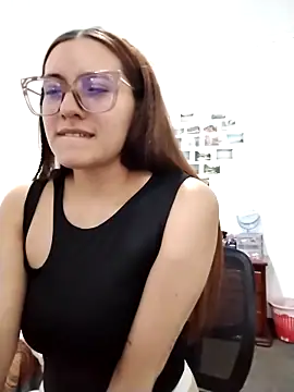 bellastorme04 webcam