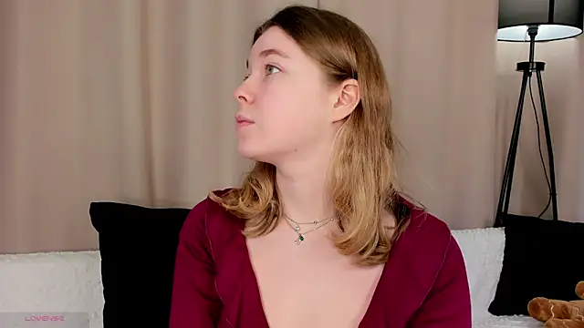 maraaswan - MaraaSwan's free webcam - UK Sex Cams