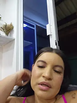 Pretty_Julieta webcam