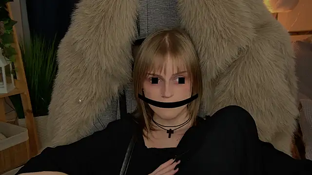 kiramontoya - KiraMontoya's free webcam - UK Sex Cams