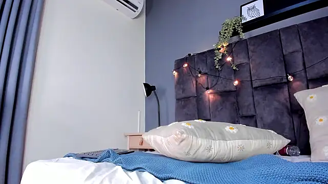 meganlove__ - Meganlove__'s free webcam - UK Sex Cams