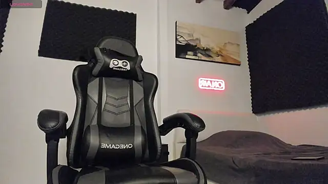 LucianSinclair webcam