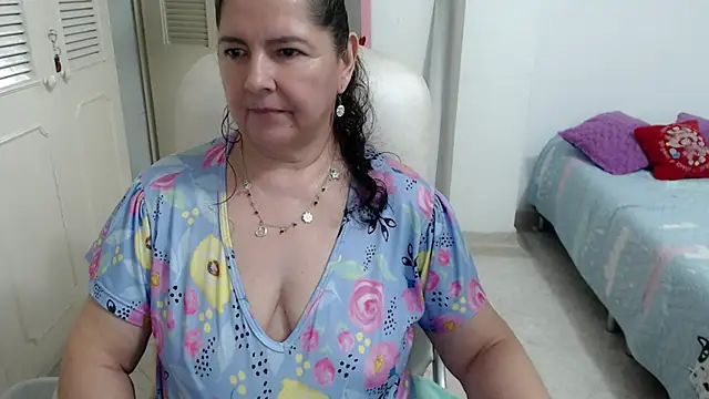 leonela_69 webcam