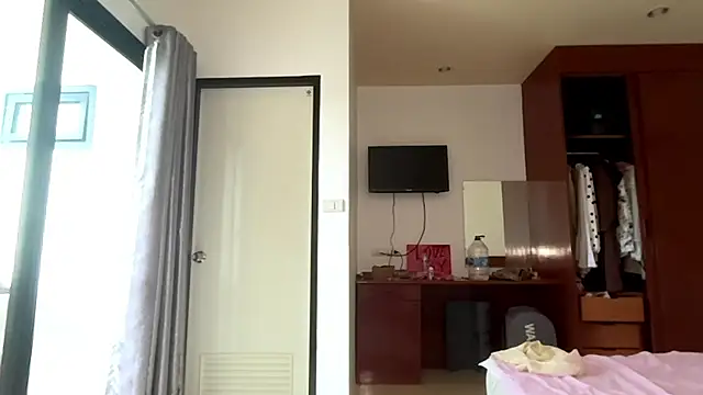 kamila_18_french webcam