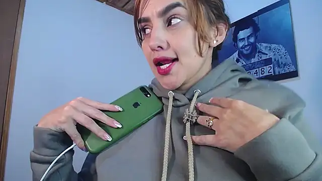 lu_perez - Lu_perez's free webcam - UK Sex Cams