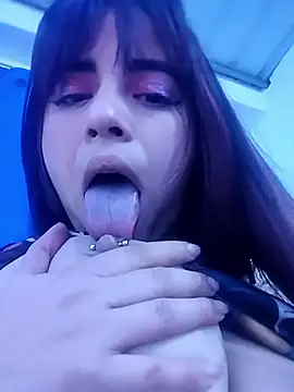 Cherrybustyx19 webcam