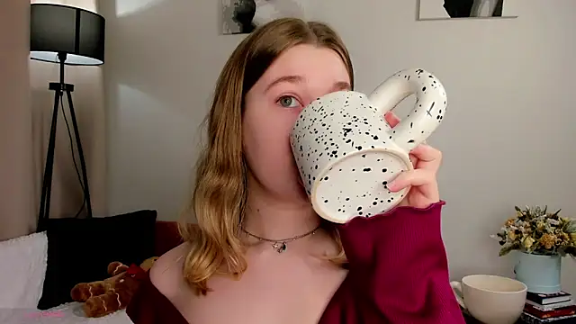 maraaswan - MaraaSwan's free webcam - UK Sex Cams