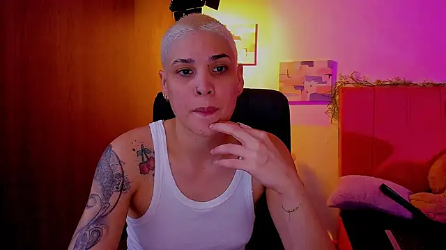 Charlee_pink webcam