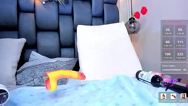 Isabella_falcon webcam