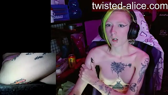 Twisted_Alice webcam