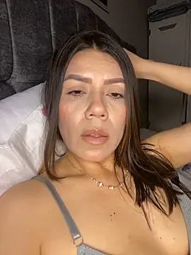 Webcam Model (martina_contreras)  is live.Free join now!