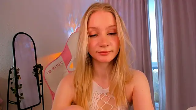 eva_davi - Eva_Davi's free webcam - UK Sex Cams