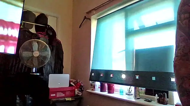 Tattooednakedguy webcam