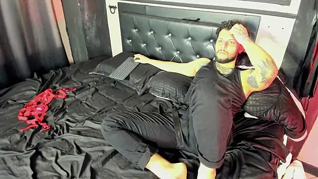 Twisted_Fantasy webcam