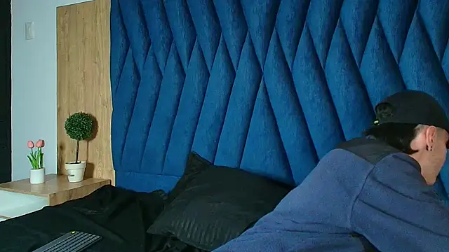 lio____ - Lio____'s free webcam - UK Sex Cams