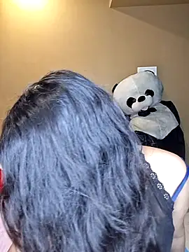 Webcam Model (Noor-Bold)  is live.Free join now!