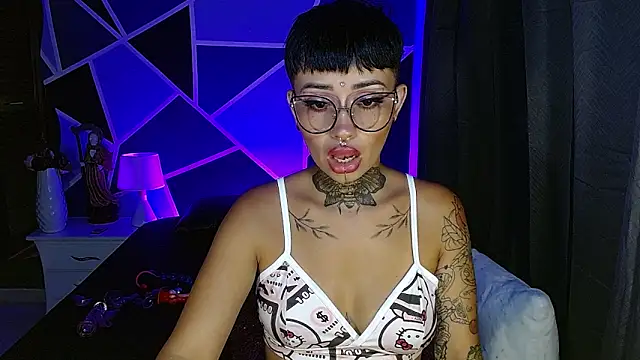 sol_baker - Sol_Baker's free webcam