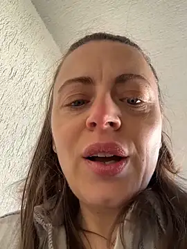 ladywithbigass's Stripchat show and profile