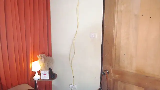 xCarolineSilva live sex cam