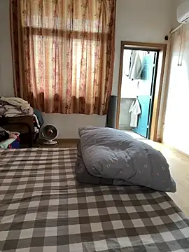 xiiuuff18 Stripchat cam model