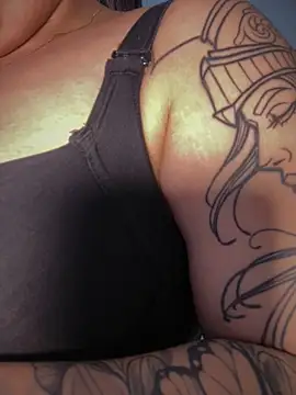 Live sex cam di rashaaa_