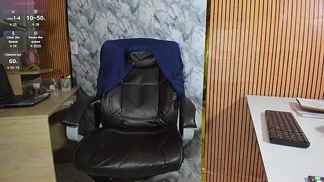 Hideintheoffice live sex cam