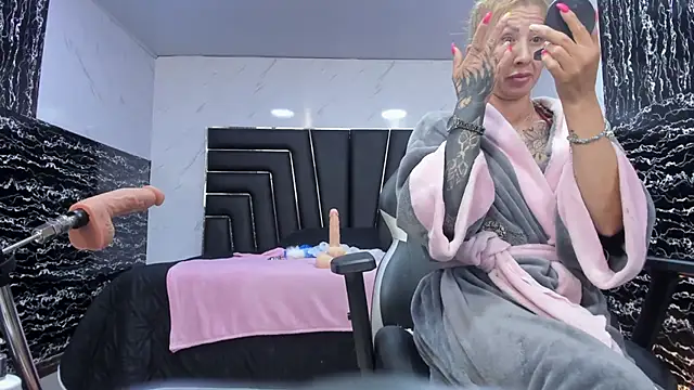 Ladyy_Scarlett webcam