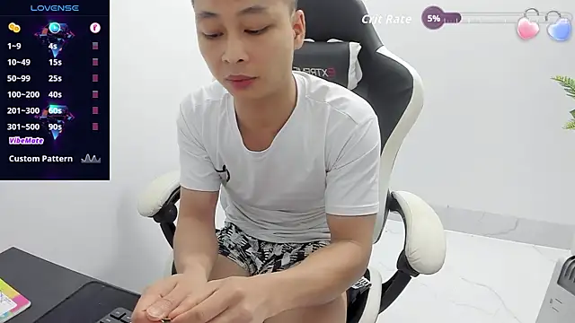 Naughty___asian webcam