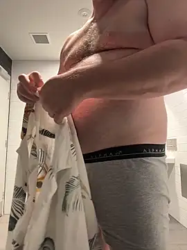 chubbylittlesecret - Chubbylittlesecret's free webcam - UK Sex Cams