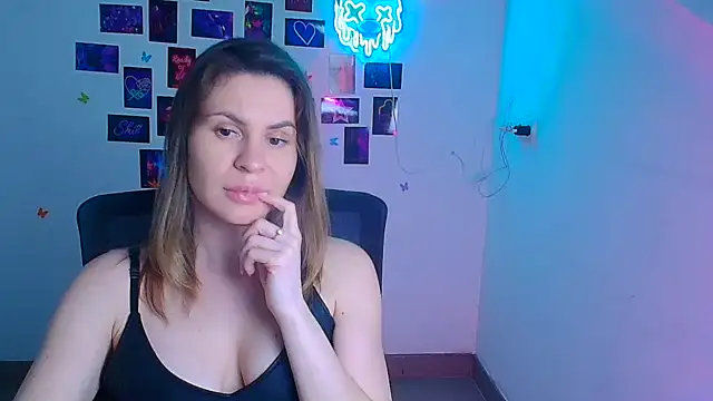 Kira_raaaa webcam