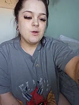 Webcam Model (Saucy-Serenity)  is live.Free join now!