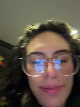 Webcam Model (Katheerine)  is live.Free join now!