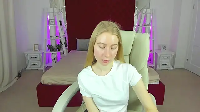 Alina_Blonde webcam