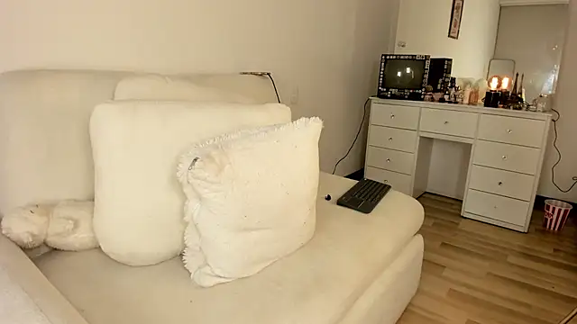 im_anie - Im_anie's free webcam - UK Sex Cams