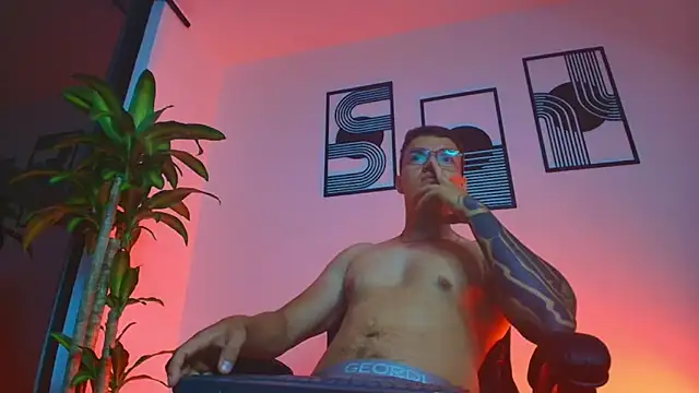 ALPHA_DOMINUS_ webcam