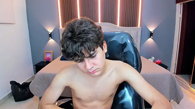 tommy18__ - Tommy18__'s free webcam - UK Sex Cams