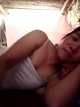 nguyet135 - Nguyet135's free webcam - UK Sex Cams