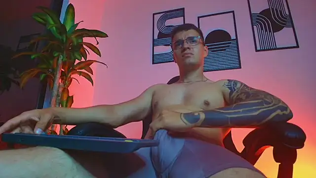 ALPHA_DOMINUS_ webcam