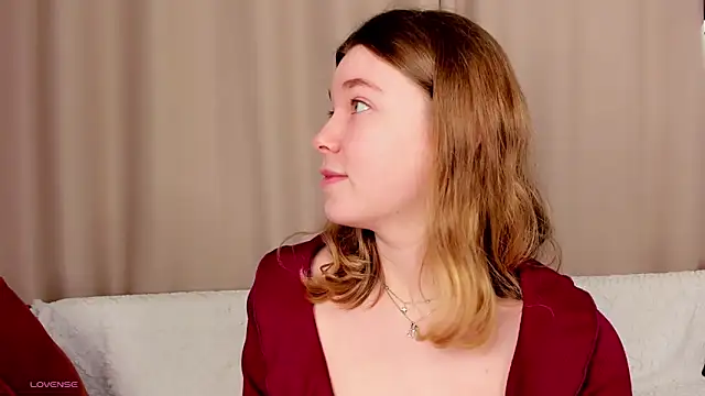 maraaswan - MaraaSwan's free webcam - UK Sex Cams