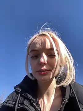 aka_Blonde webcam