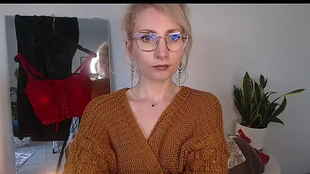 CinderellaMoon webcam