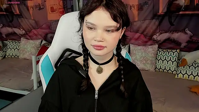 emilychaves - EmilyChaves's free webcam - UK Sex Cams